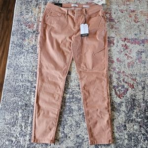 NWT Kenzie Effortless Ankle midrise Jeans